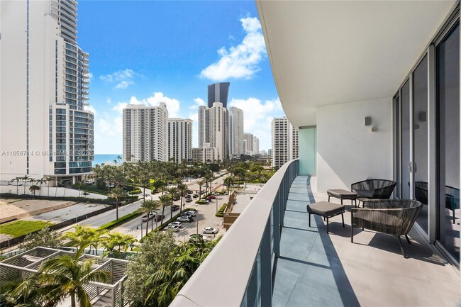 Building Photo - 17550 Collins Ave