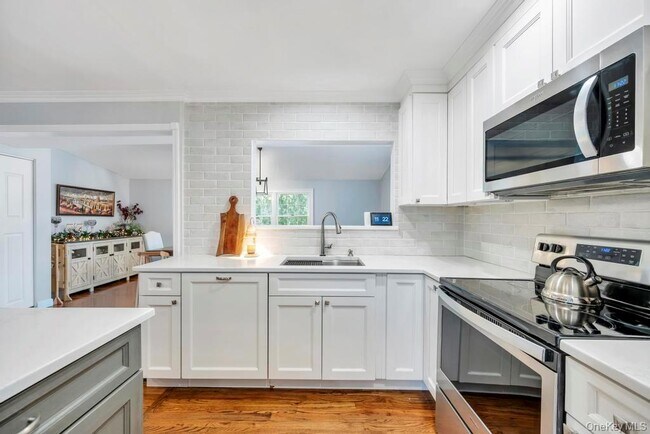 Building Photo - 62 Forest Ave