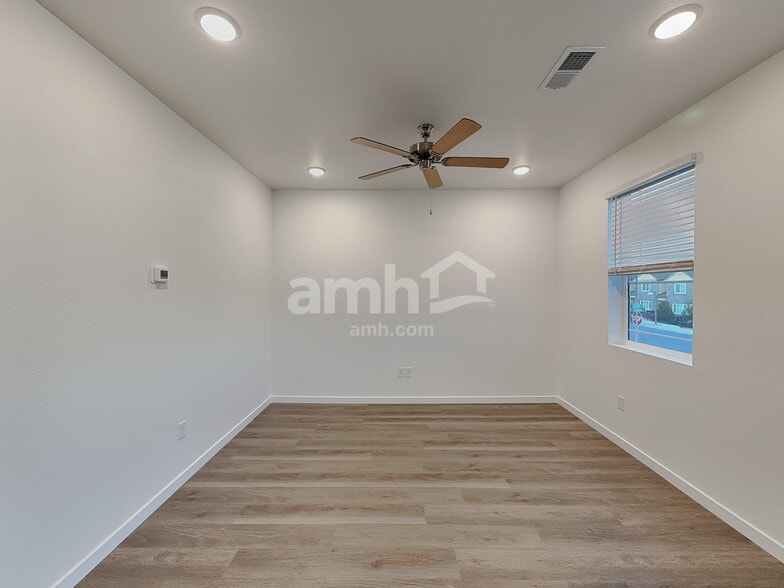 Building Photo - 26148 E Calhoun Pl