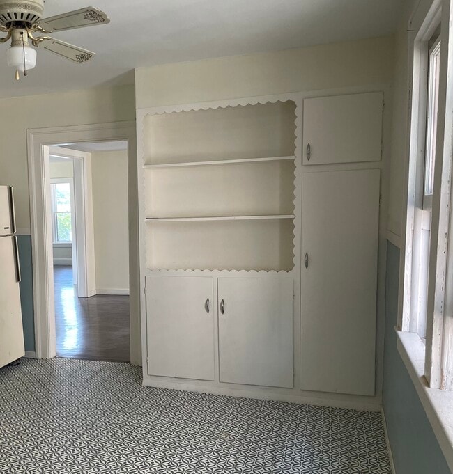 Building Photo - 321 Pennsylvania St