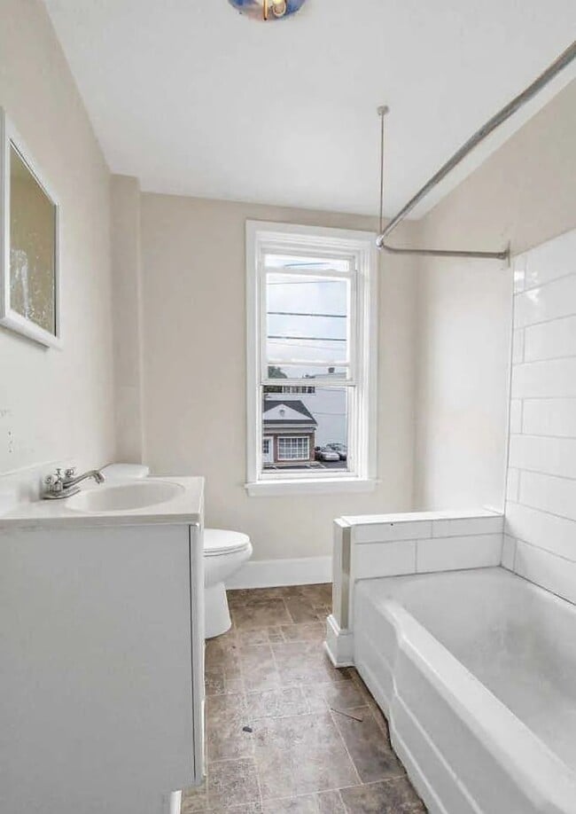 Building Photo - Coming Soon - Spacious 3 Bedroom, 1 Bath H...