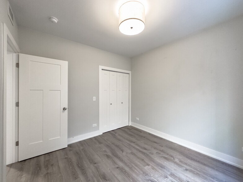 Building Photo - 913 Maple Ave