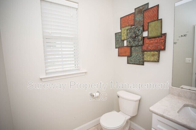 Building Photo - 1 Tweentown Cl