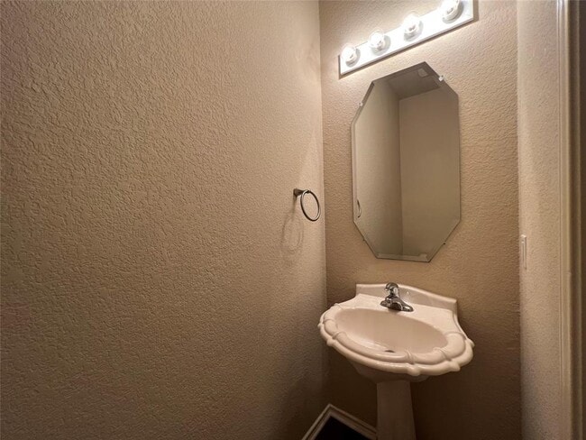 Building Photo - 10717 Strand St