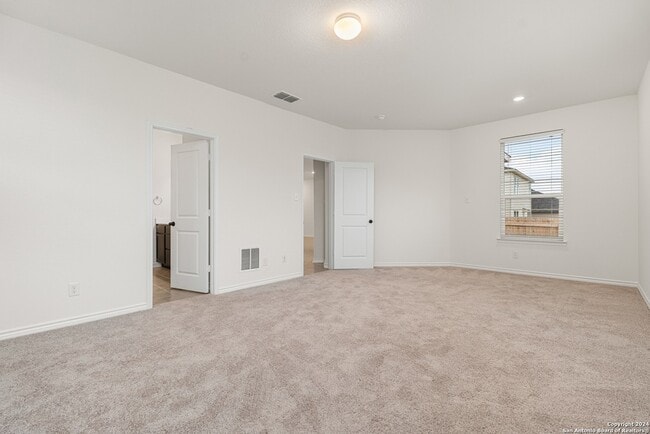 Building Photo - 246 W Flowing River Dr