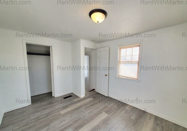 Building Photo - 137 Hope Ave