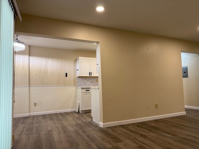 Building Photo - 52 Shrewsbury Green Dr