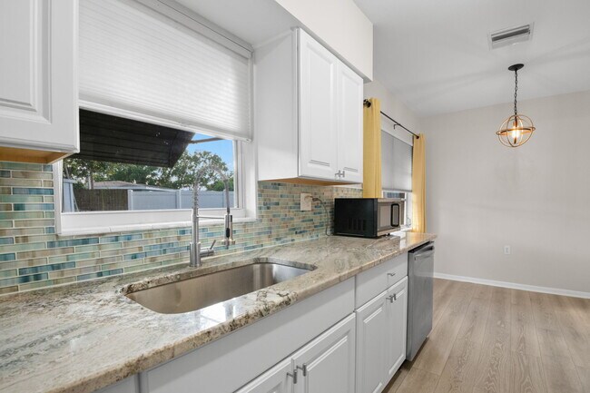 Building Photo - 5600 33rd Ave N