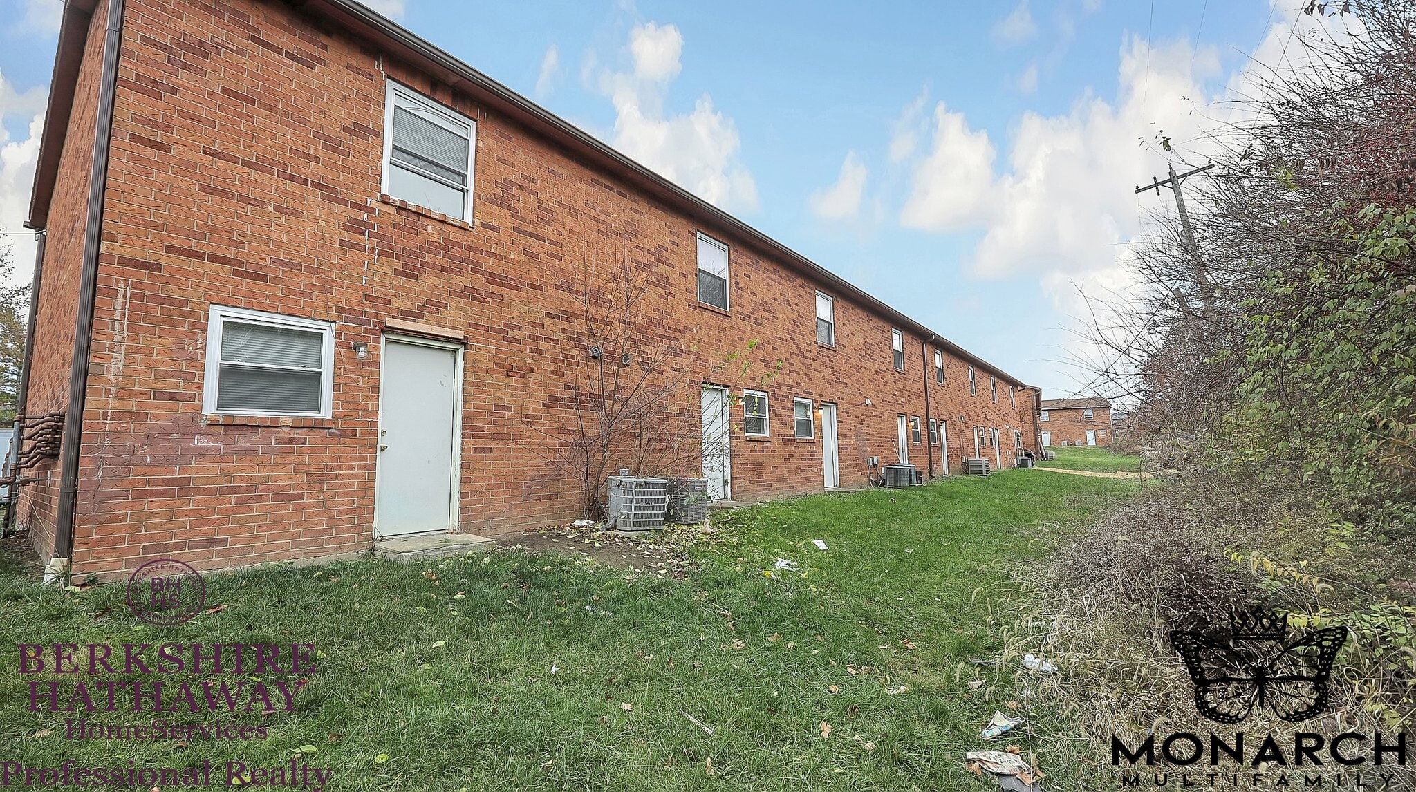 Building Photo - 3042 Sandridge Ave