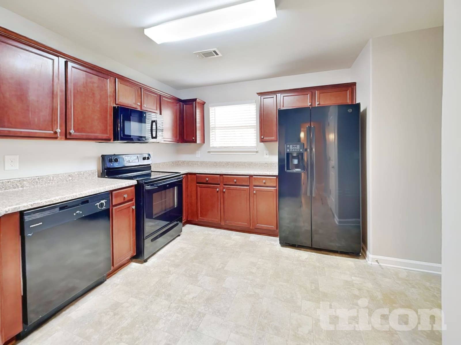 Building Photo - 121 Pristine Dr