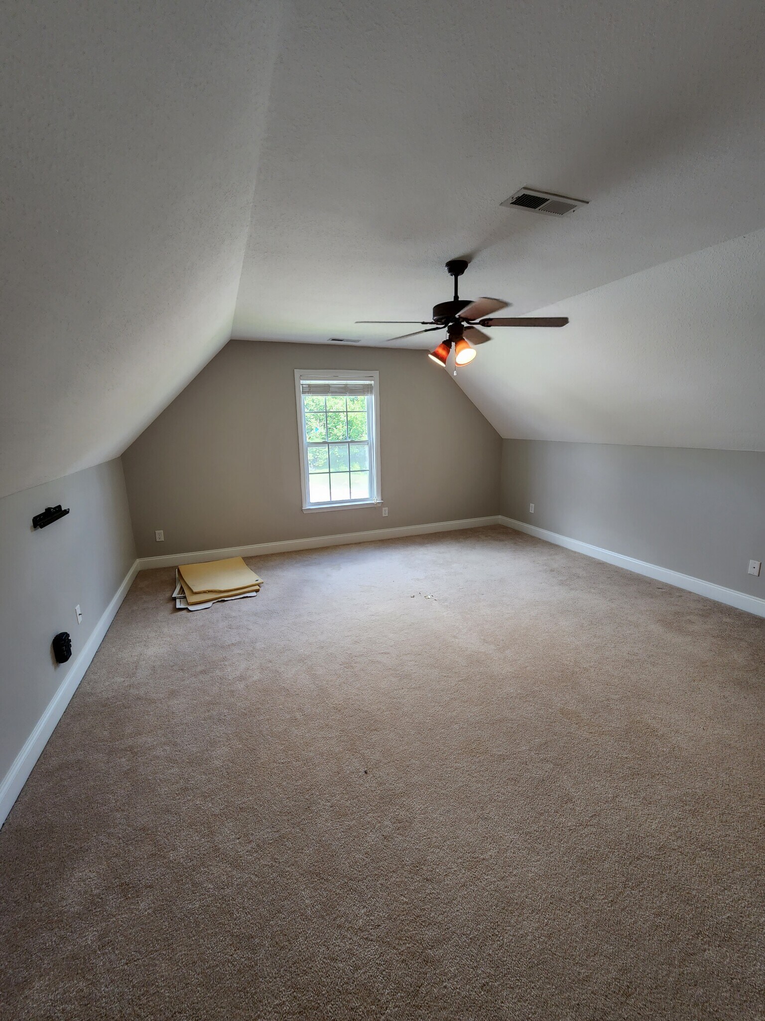 Building Photo - 7629 Prince Dr