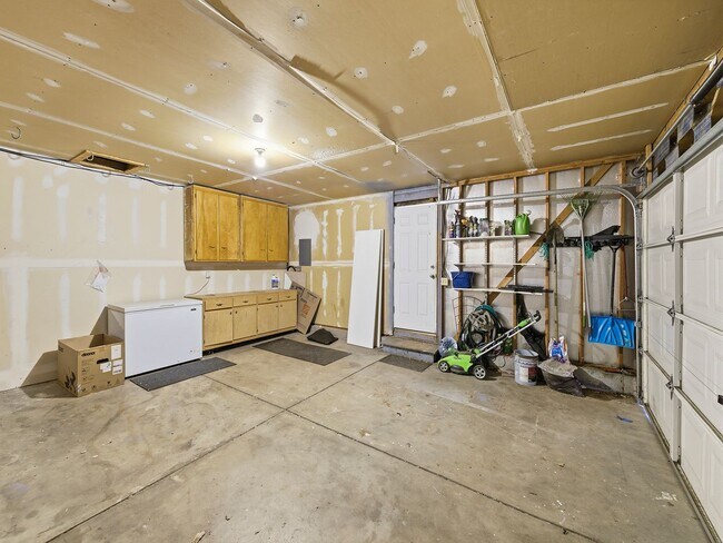 Building Photo - 3106 Sharps St