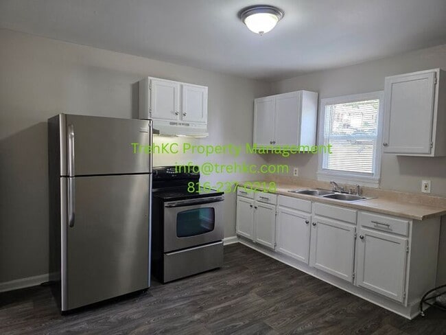 Building Photo - Freshly Updated 3-Bedroom Home in Blue Hills!
