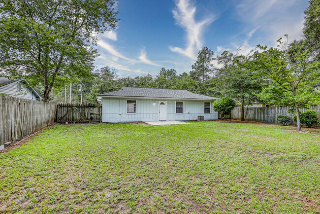 Building Photo - 726 Fleming Rd