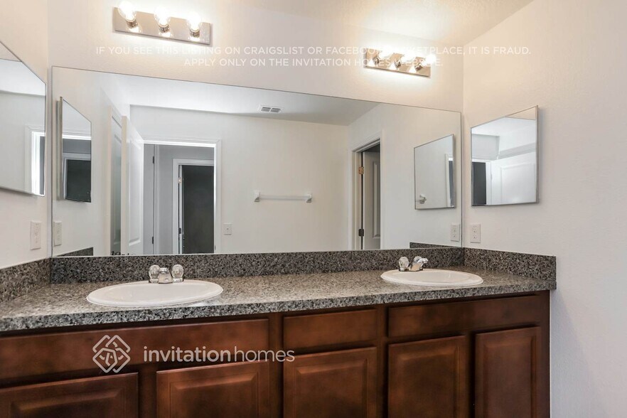 Building Photo - 6341 Shore Vista Pl