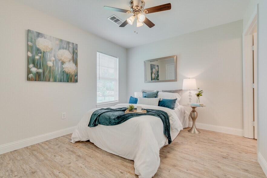 Building Photo - 380 Railroad Ave