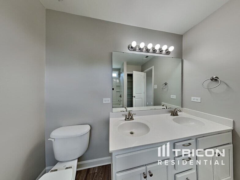 Building Photo - 112 Maple Crest Dr
