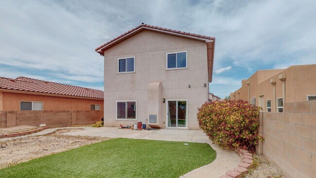 Building Photo - Vista Del Norte neighborhood 3 Bedroom