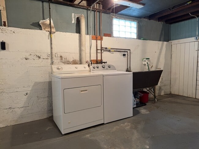 Building Photo - 115 W Crystal Lake Ave