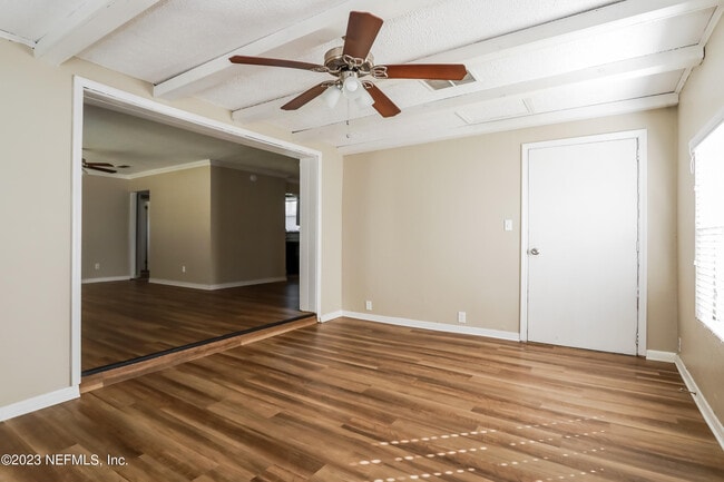 Building Photo - 2233 Bourget Dr