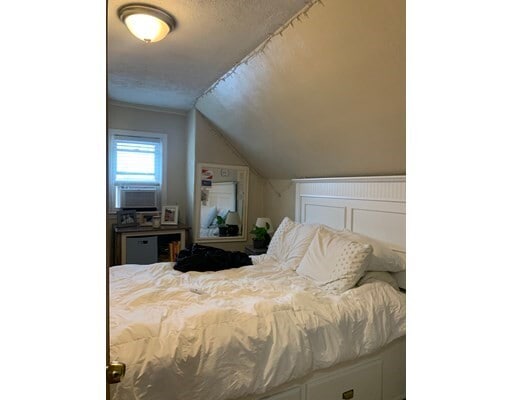 Building Photo - 157 Pearl St