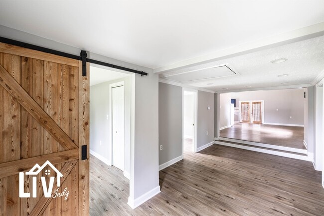 Building Photo - 1050 Janet Dr