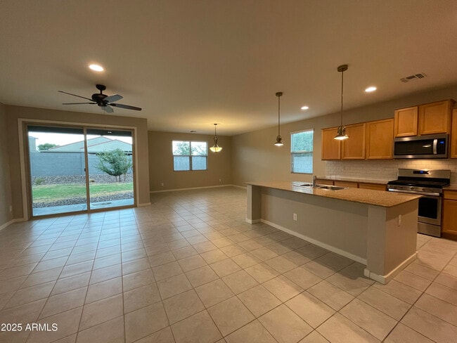 Building Photo - 735 W Micanopy Trl.