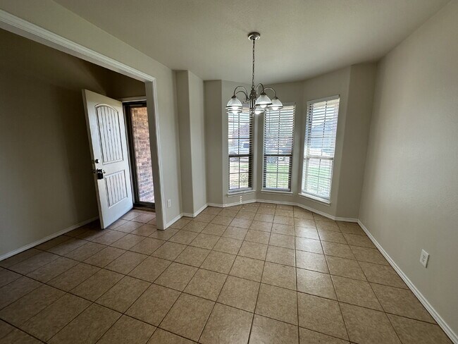 Building Photo - Wonderful 3 Bedroom 2 bathroom home!