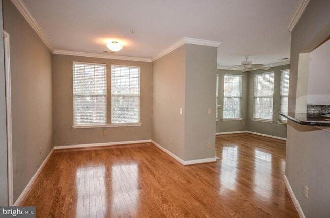 Building Photo - 4950 Brenman Park Dr