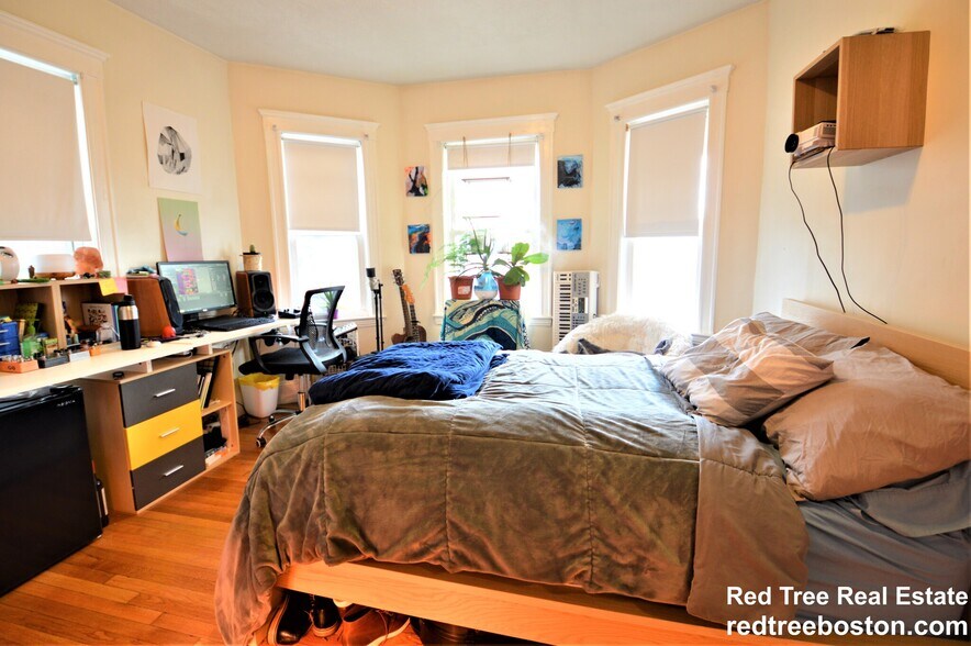 Building Photo - 90 Montebello Rd