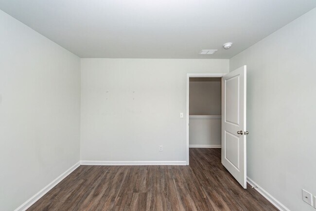 Building Photo - 4 Bedroom 2.5 Bath Home in Cane Bay Planta...