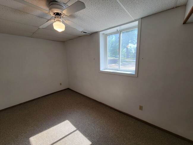 Building Photo - 604 W Seerley Blvd