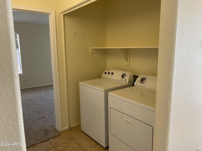 Building Photo - 11519 E Persimmon Ave