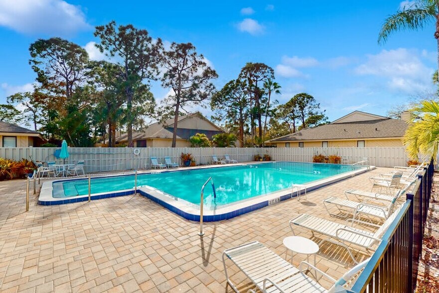 Building Photo - 3755 Pinecone Ct