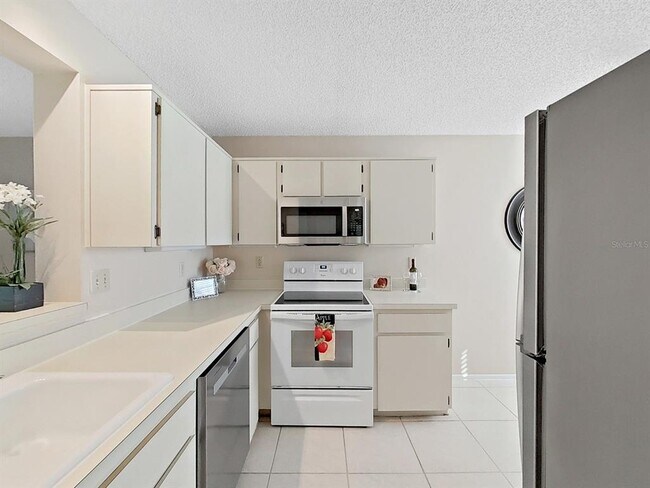 Building Photo - 3121 Beecher Dr E