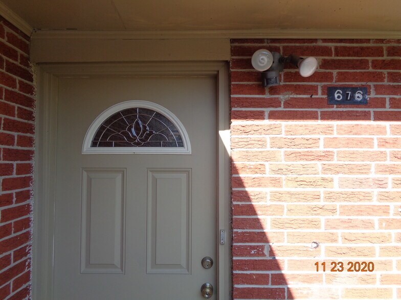 Building Photo - 676 Jennifer Jean Dr