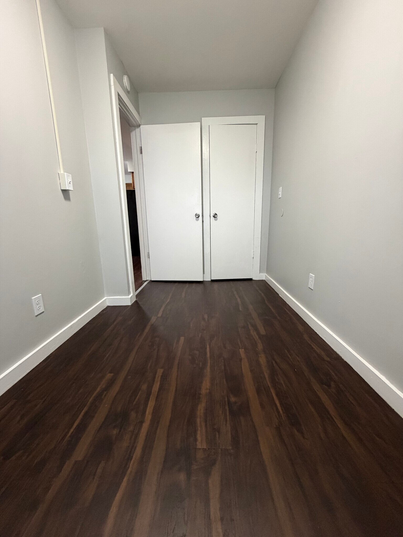 Building Photo - 142 Elm St