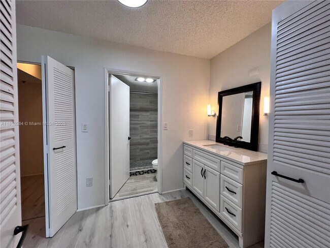 Building Photo - 20515 E Country Club Dr
