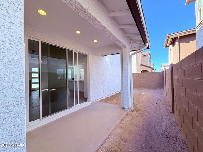 Building Photo - 10126 E Ulysses Ave