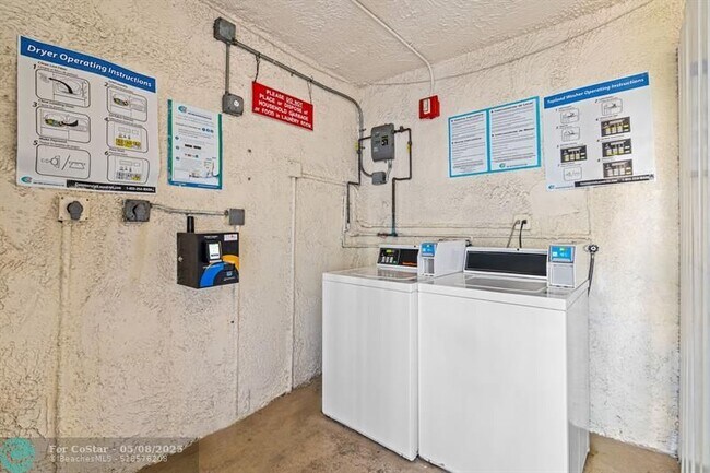 Building Photo - 8609 SW 68th Ct