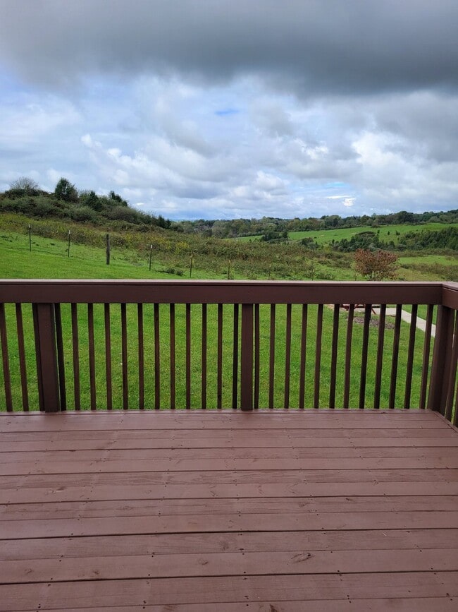 Building Photo - Lovely Home in Christiansburg