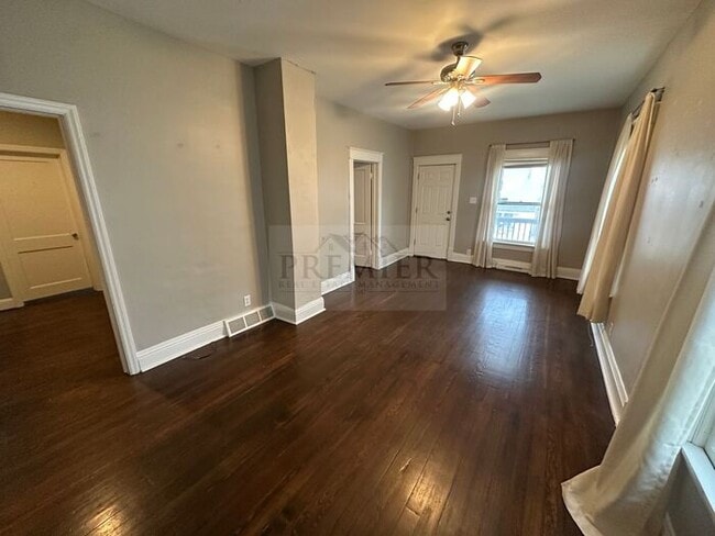 Building Photo - 4534 Mercier St