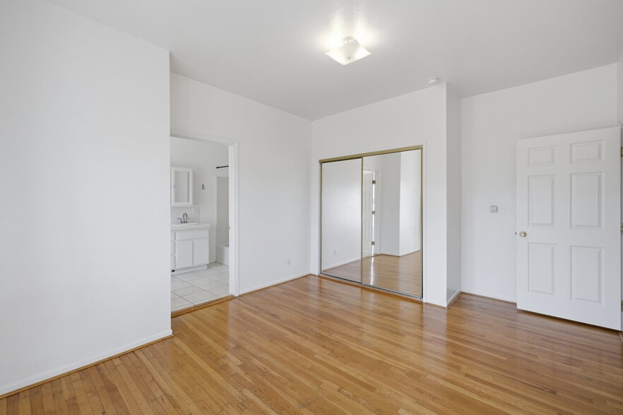 2nd bedroom - 1097 S Orange Dr
