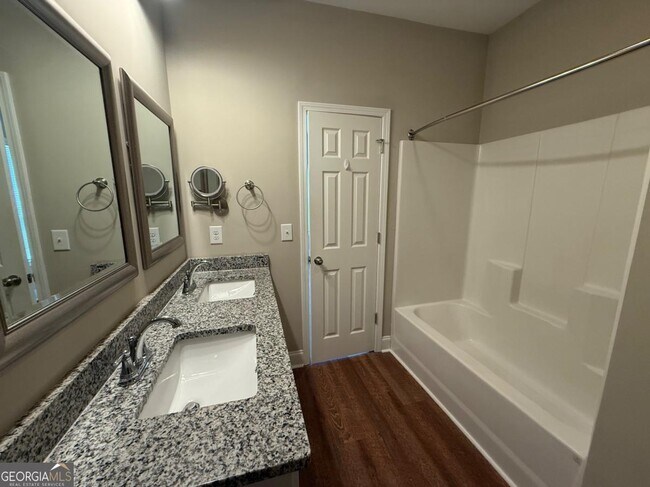 Building Photo - 519 Liberty Pk Dr