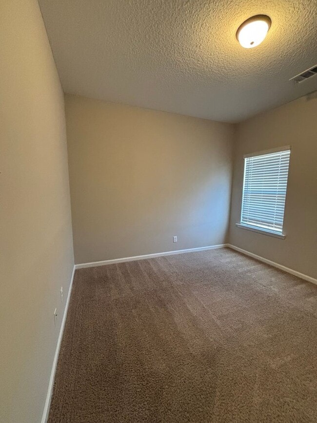 Building Photo - 134 Sunflower Cir NE