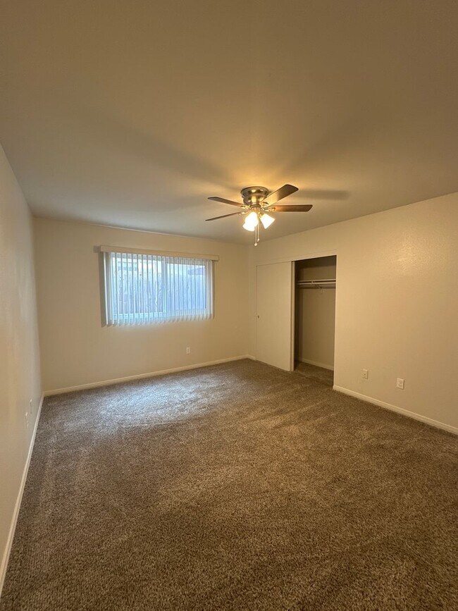 Building Photo - 408-14 Delaware St