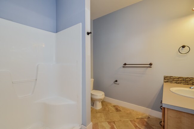 Building Photo - 422 Cadwell Ave NW