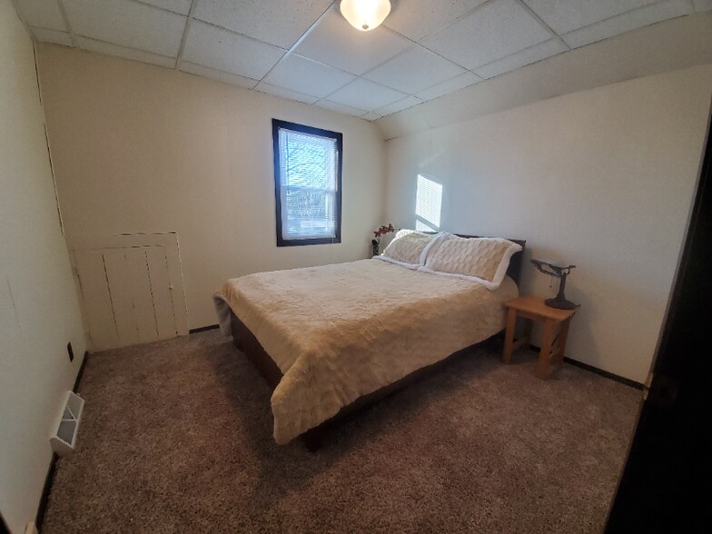 Building Photo - 243 Park Ave