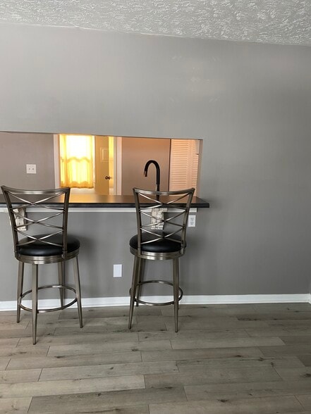 Kitchen counter - 403 W Boone St