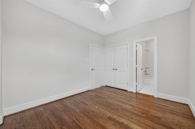 Building Photo - 1630 W 24th St